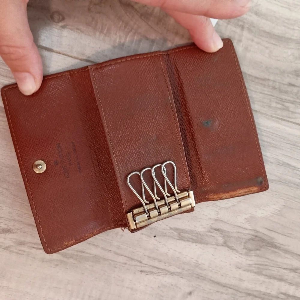 Authentic LOUIS VUITTON Monogram Multicles 4 Key Case